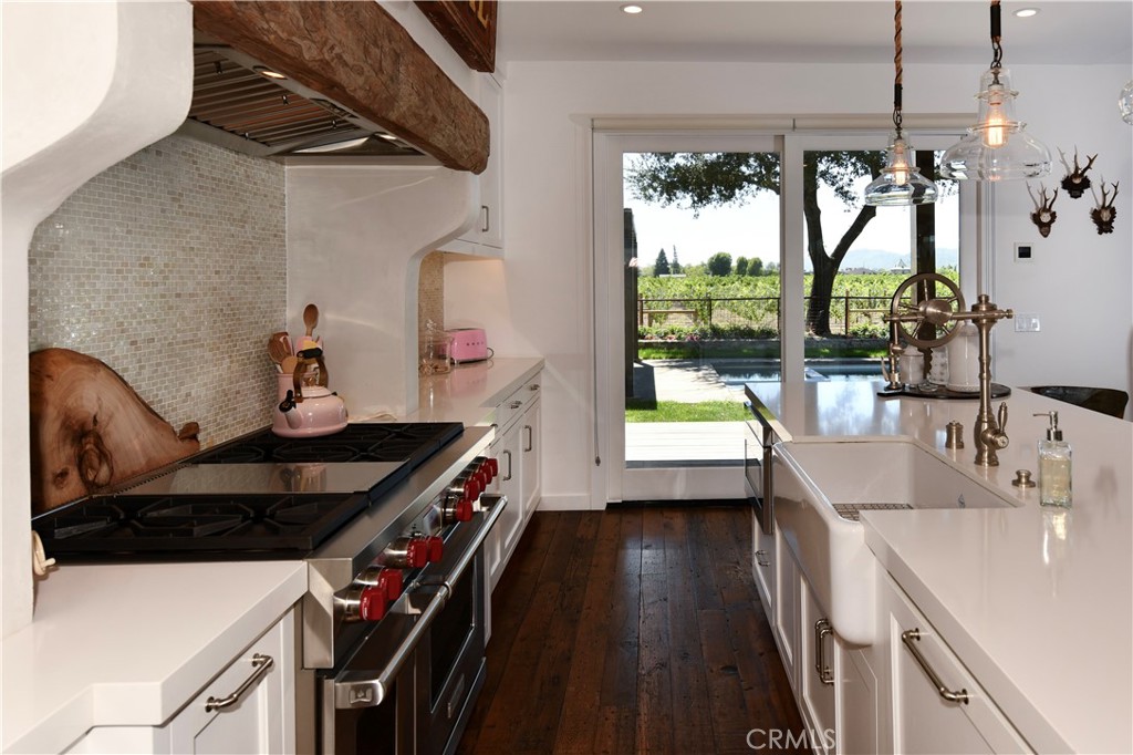 1125 Rutherford Property Photo 8