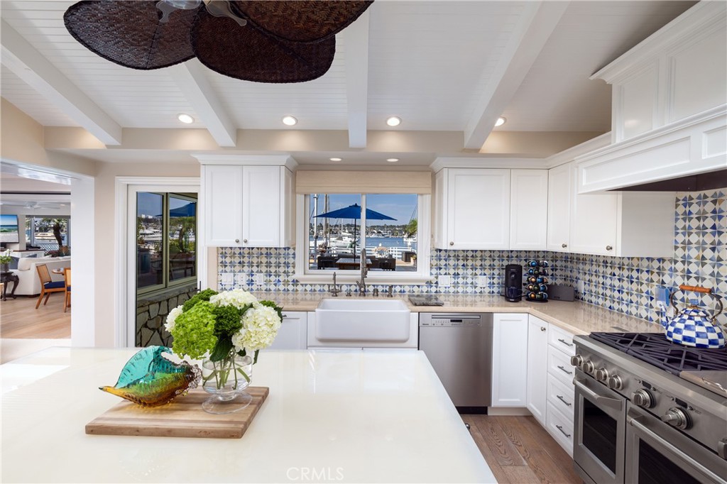 1114 E Balboa Boulevard Property Photo 14