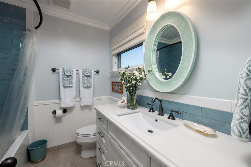 1114 E Balboa Boulevard Property Photo 30