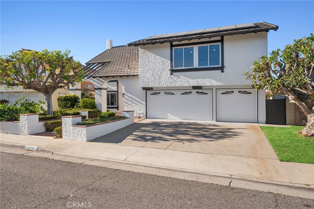 8715 Rogue River Avenue Property Photo 1