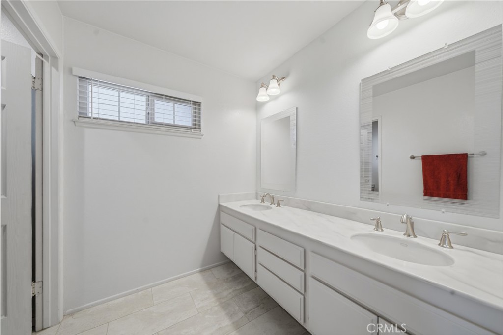 25211 Cinnamon Property Photo 34