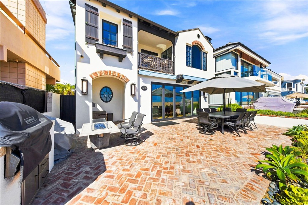 1228 W Oceanfront Property Photo 4