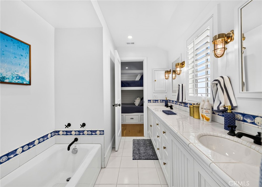 1228 W Oceanfront Property Photo 50