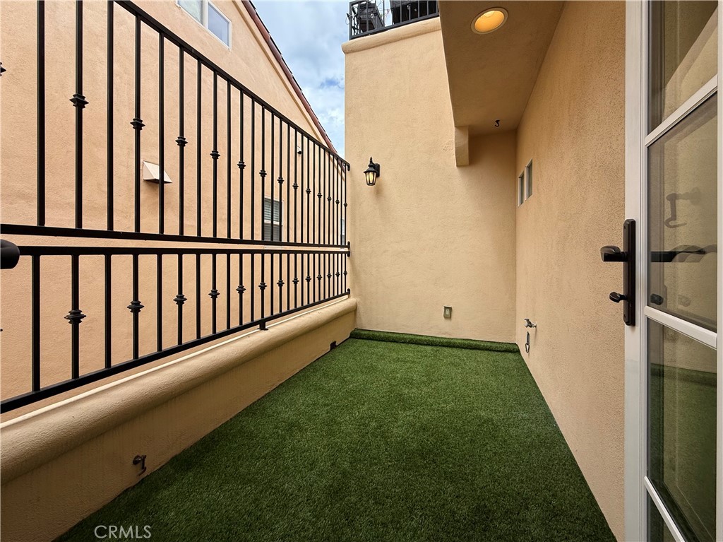 503 1/2 Begonia Avenue Property Photo 8