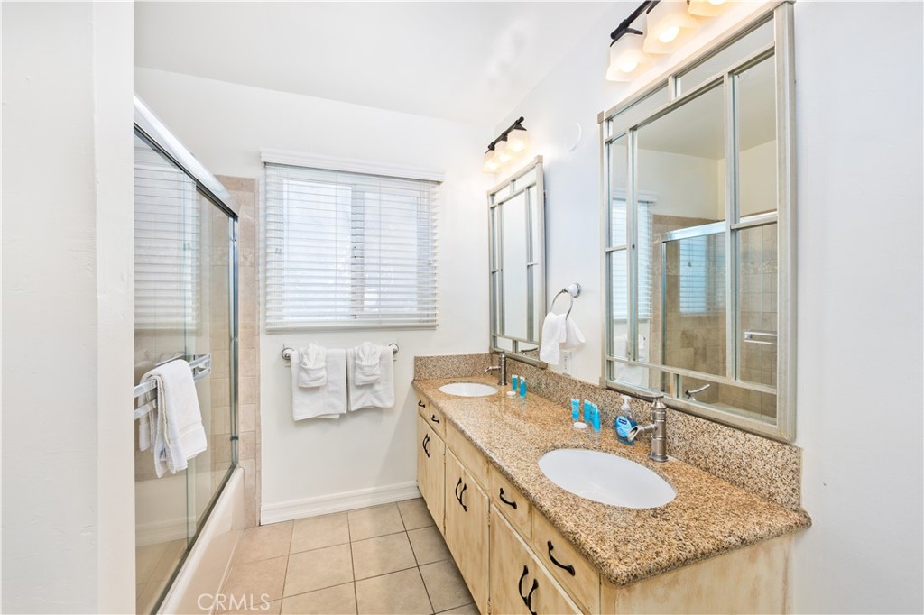 1733 W Balboa Boulevard Property Photo 10