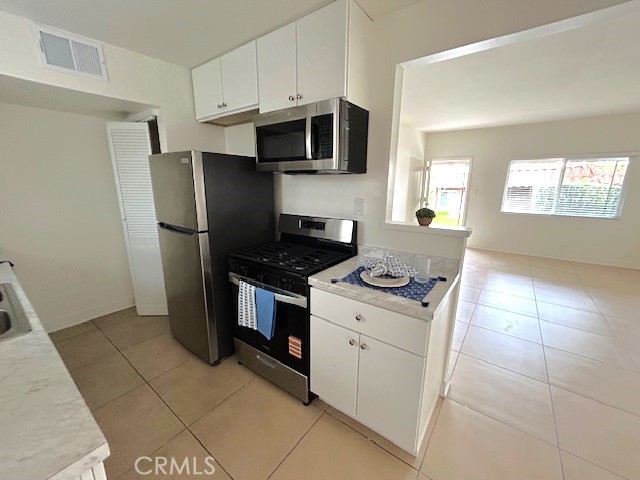 37111 Cathedral Canyon Drive B Property Photo 12