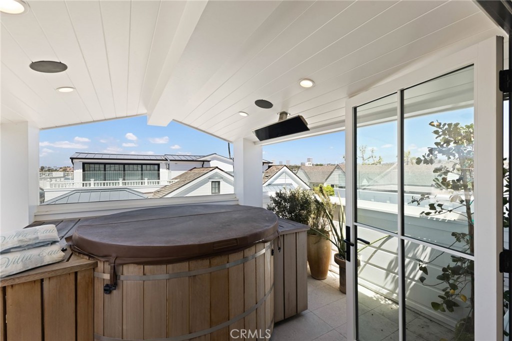 1416 E Balboa Boulevard Property Photo 28