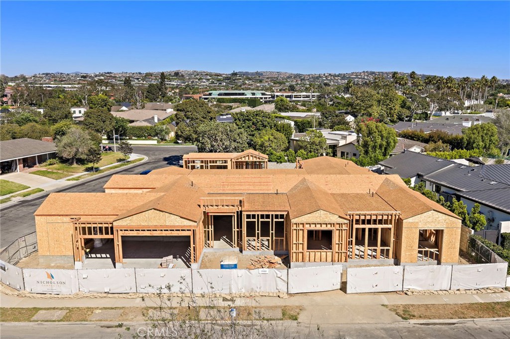 1900 Altura Drive Property Photo 4
