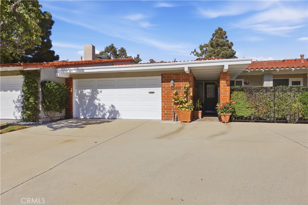 438 Vista Parada Property Photo 1