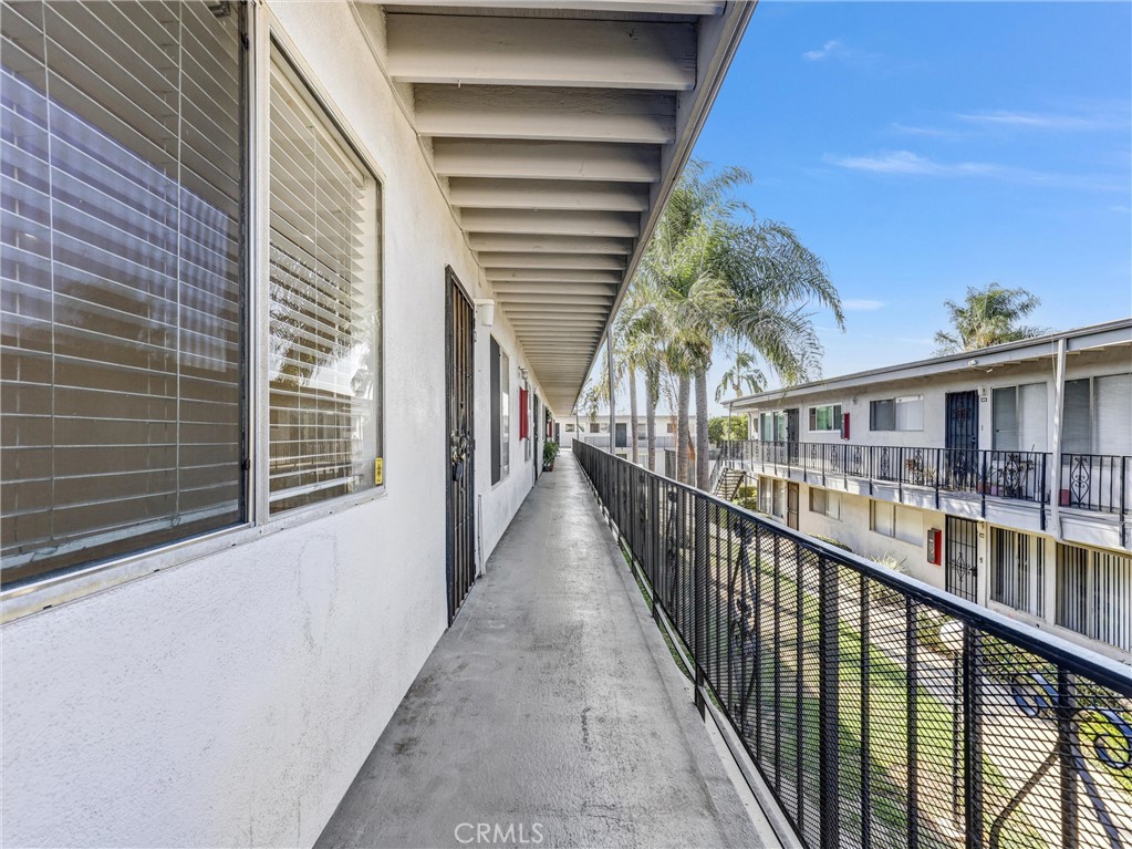 5530 Ackerfield Avenue 210 Property Photo 6