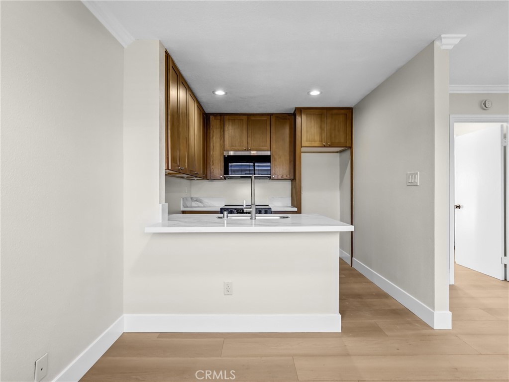 5530 Ackerfield Avenue 210 Property Photo 14