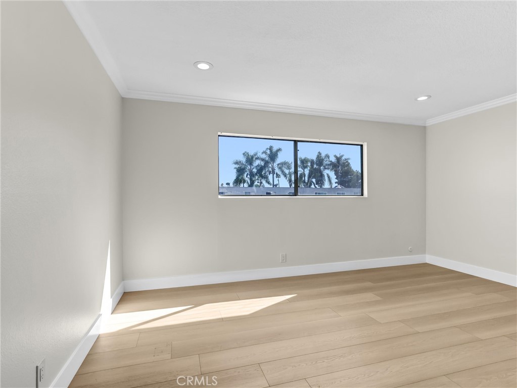5530 Ackerfield Avenue 210 Property Photo 23
