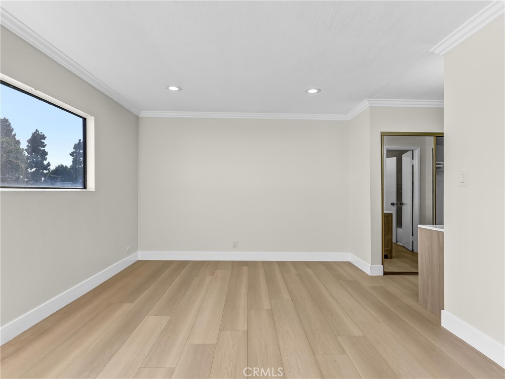 5530 Ackerfield Avenue 210 Property Photo 24