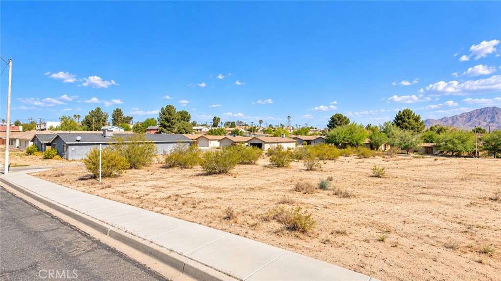 16628 Victor Property Photo 7
