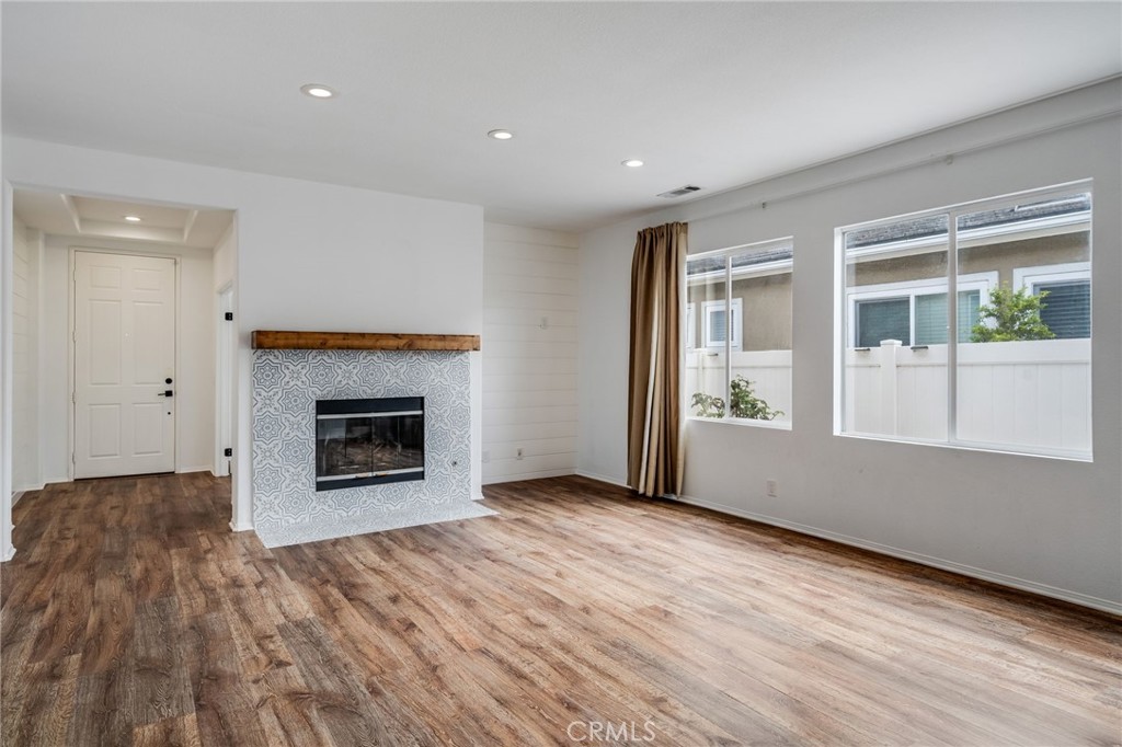 29861 Summer Walk Property Photo 3