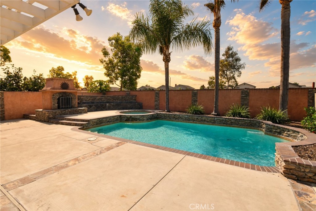 35 Lindberg Property Photo 3