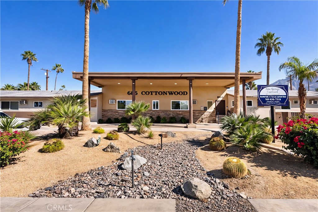685 E Vista Chino G Property Photo 6
