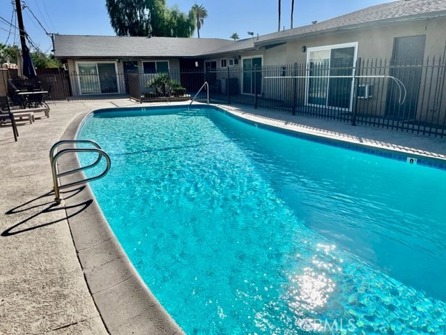 685 E Vista Chino G Property Photo 12