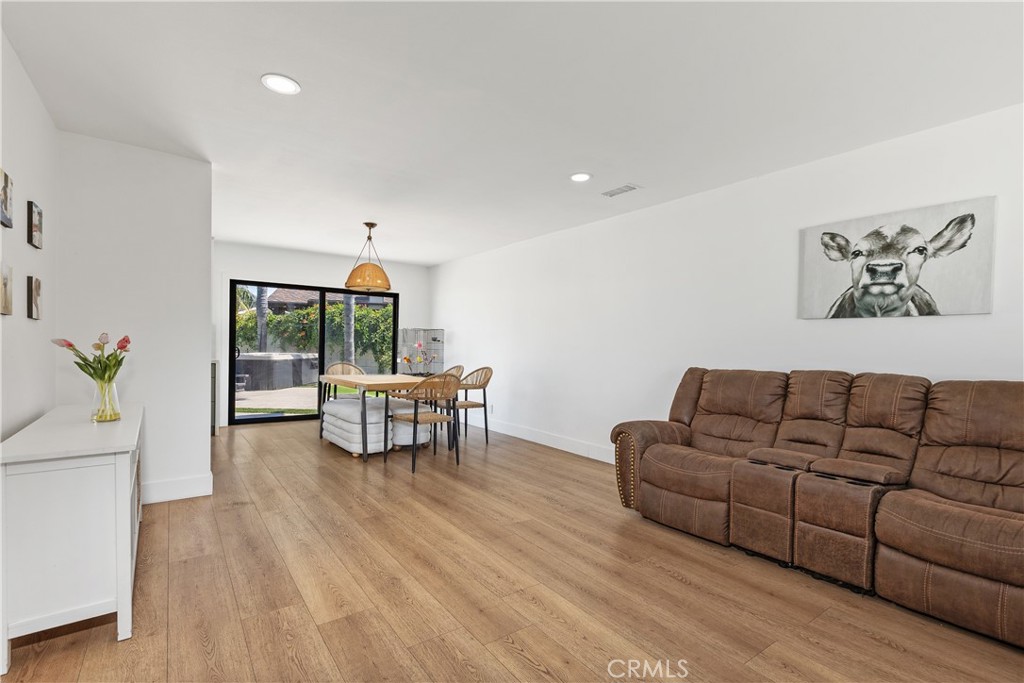 3550 Goldenrod Circle Property Photo 9