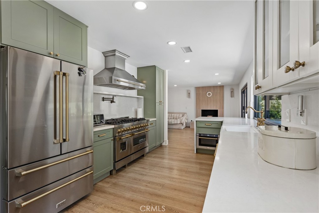 3550 Goldenrod Circle Property Photo 13