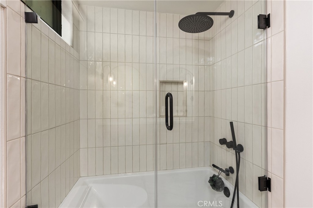 3550 Goldenrod Circle Property Photo 24