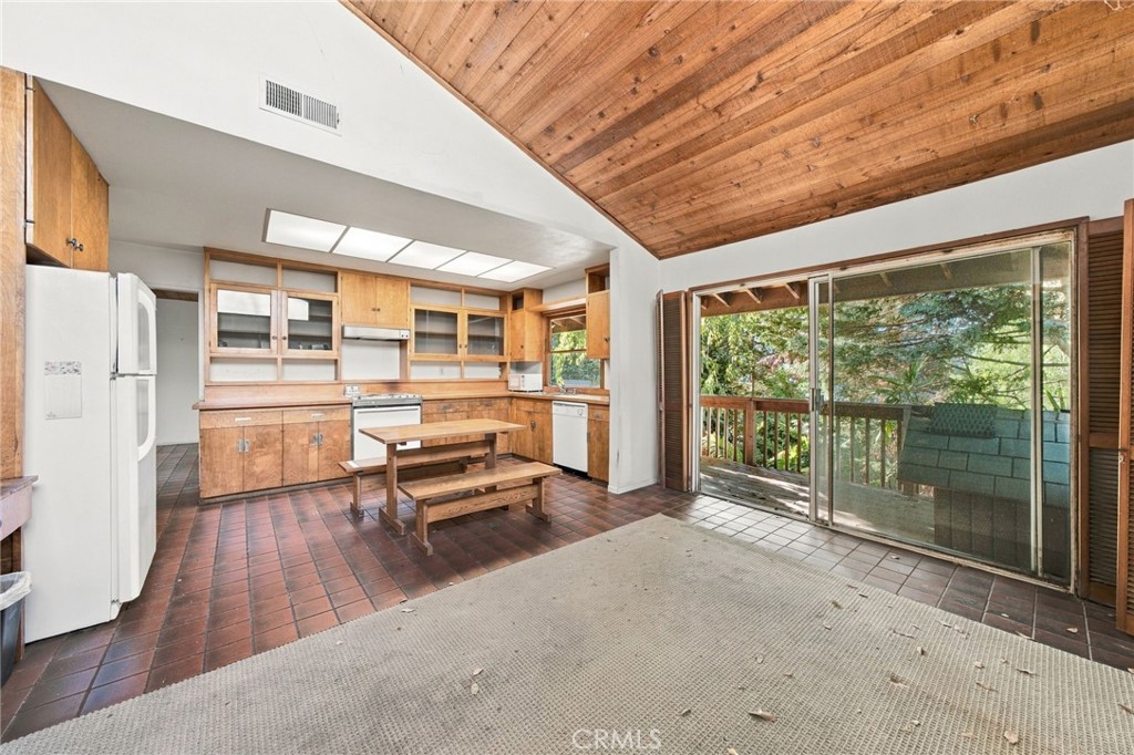 413 Santa Ana Property Photo 6