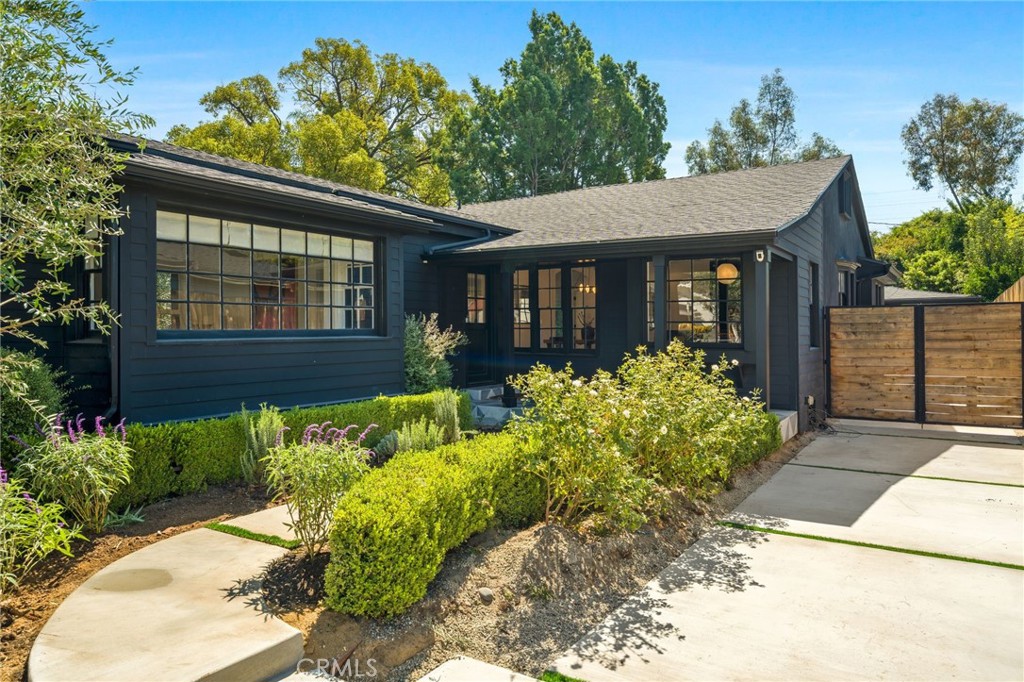 11110 Landale Street Property Photo 4