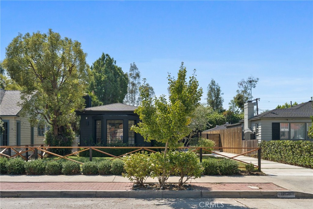 11110 Landale Street Property Photo 5