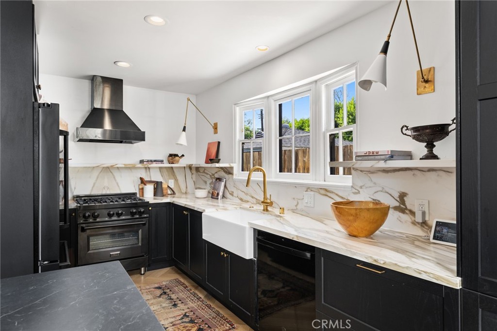 11110 Landale Street Property Photo 17
