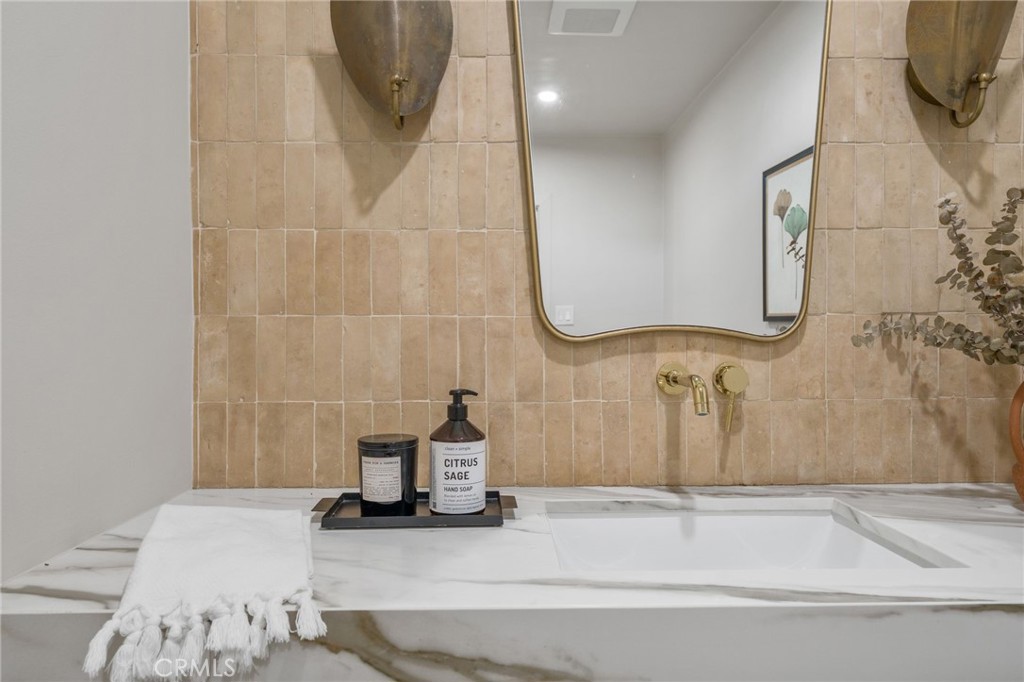 11110 Landale Street Property Photo 22