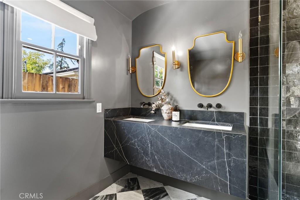 11110 Landale Street Property Photo 25