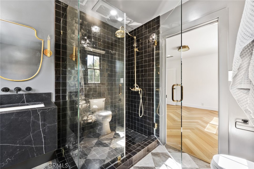 11110 Landale Street Property Photo 27