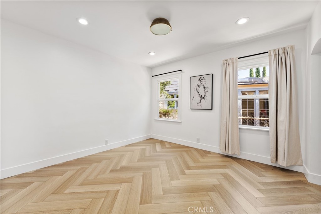 11110 Landale Street Property Photo 33