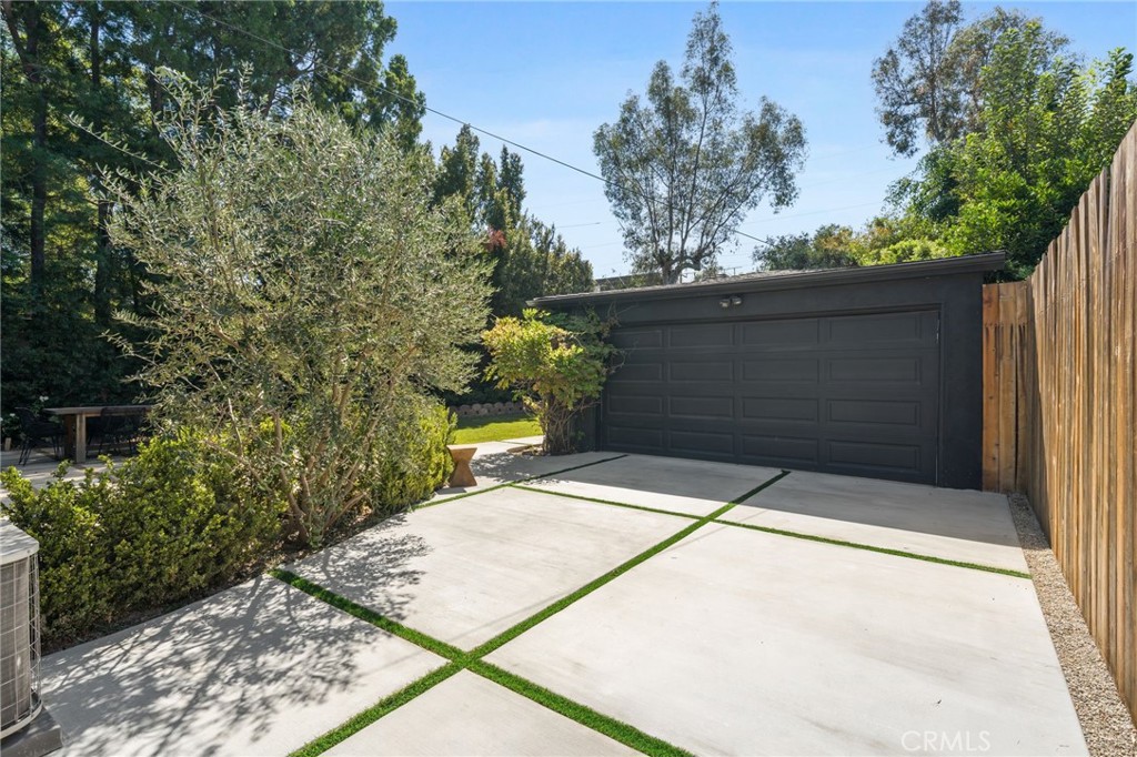 11110 Landale Street Property Photo 41