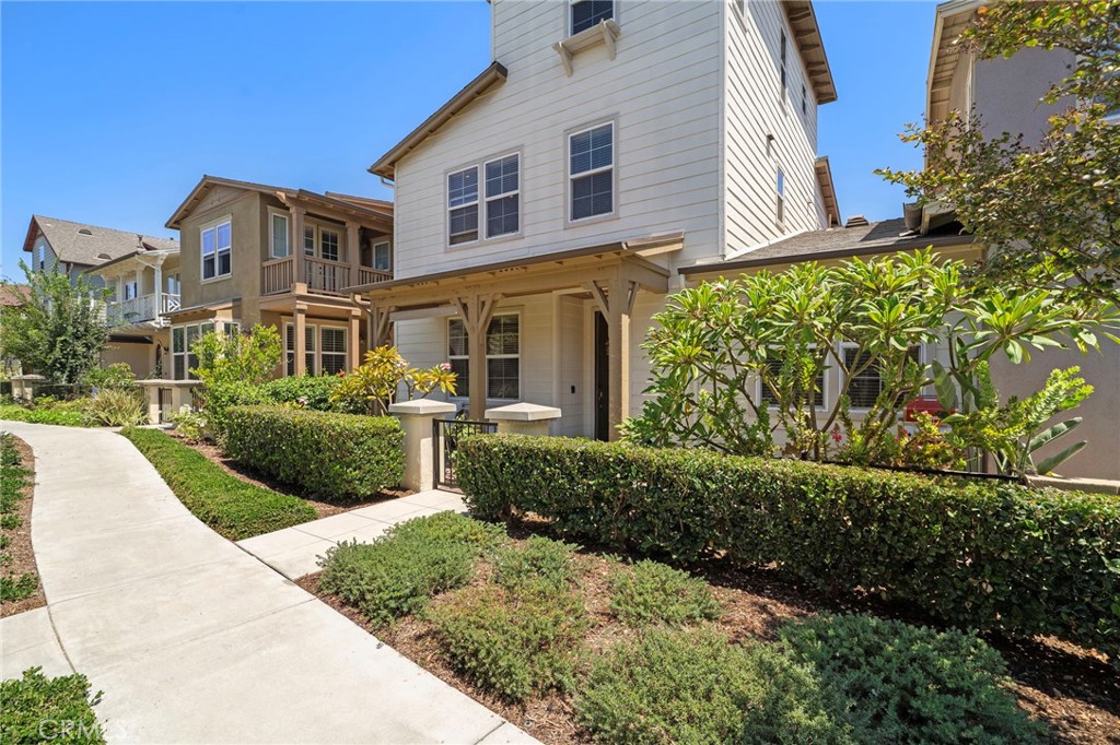 221 Landmark Property Photo 4