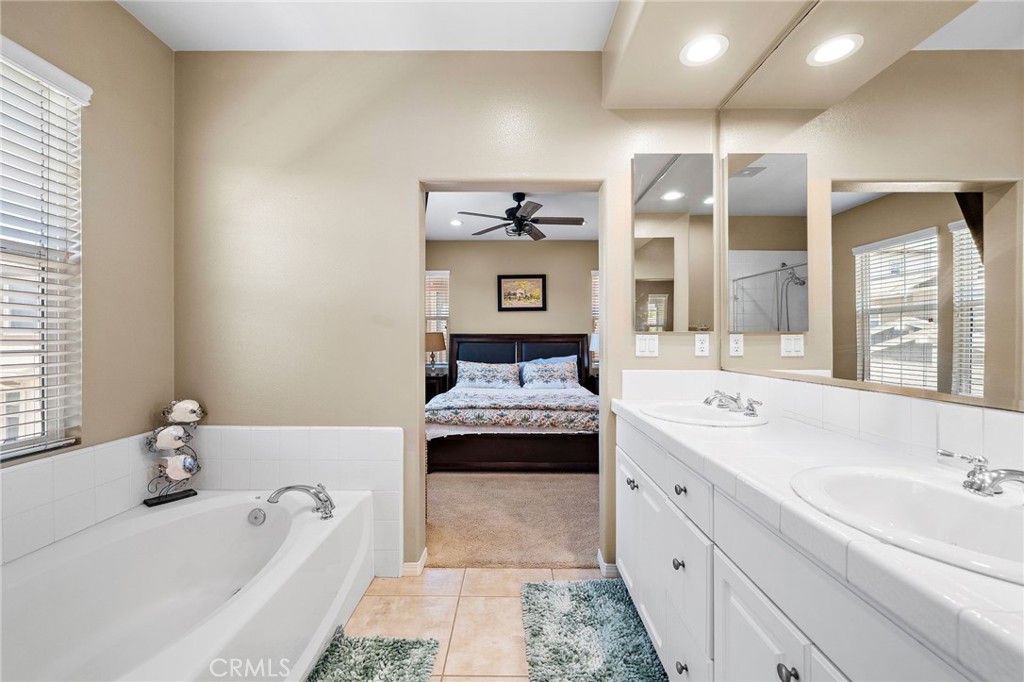 221 Landmark Property Photo 28