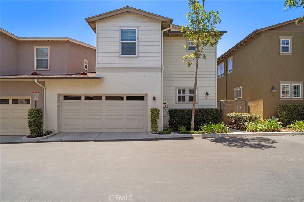 221 Landmark Property Photo 36
