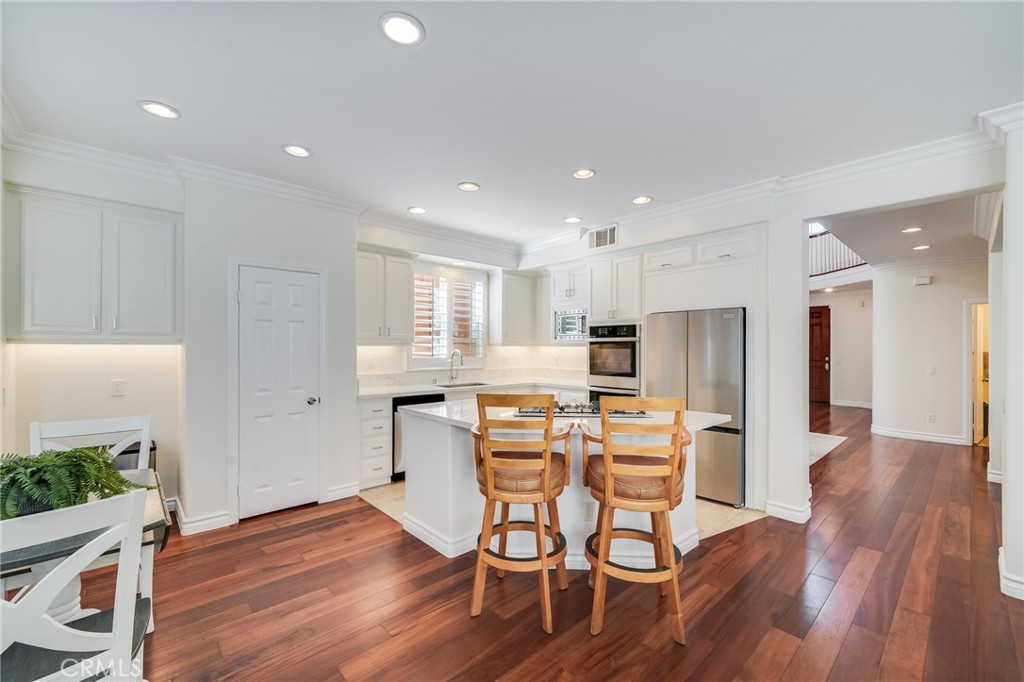 7124 Forest Glen Drive Property Photo 10