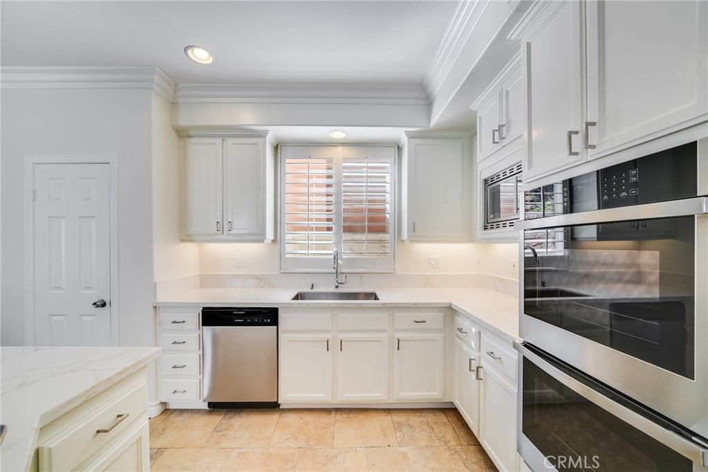 7124 Forest Glen Drive Property Photo 12