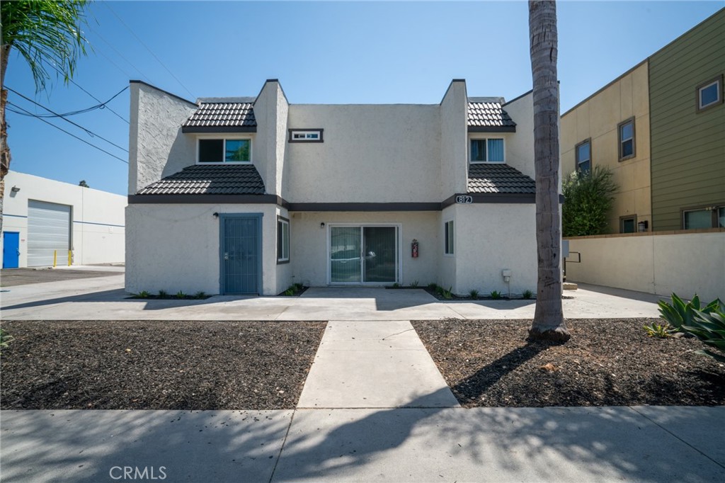 812 E Santa Ana Property Photo 1