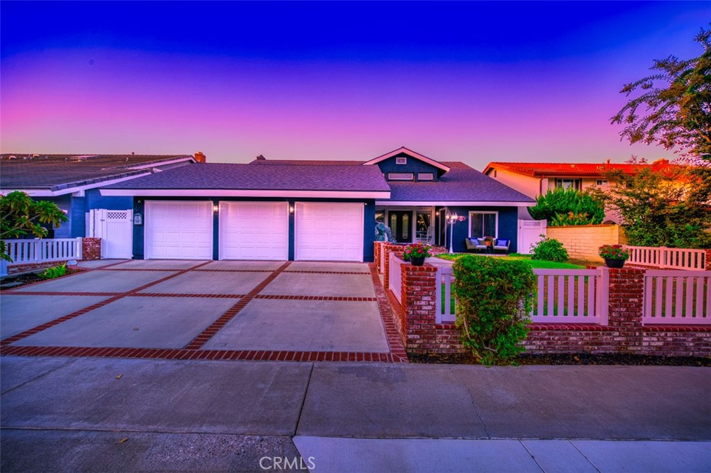 1828 Kinglet Court Property Photo 1