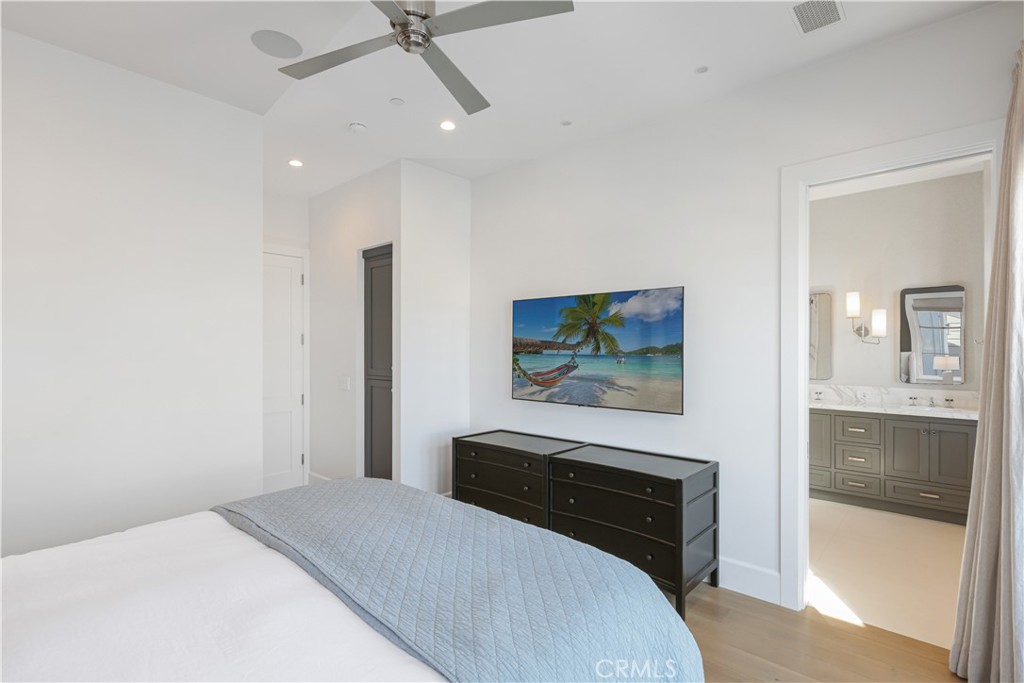 708 Heliotrope Avenue Property Photo 15