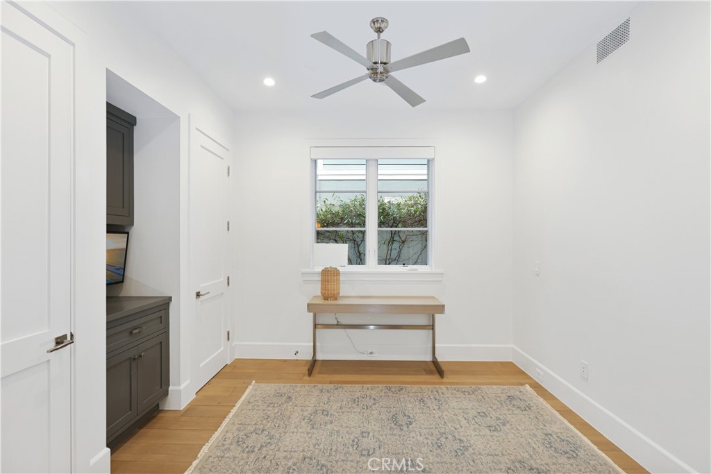 708 Heliotrope Avenue Property Photo 26