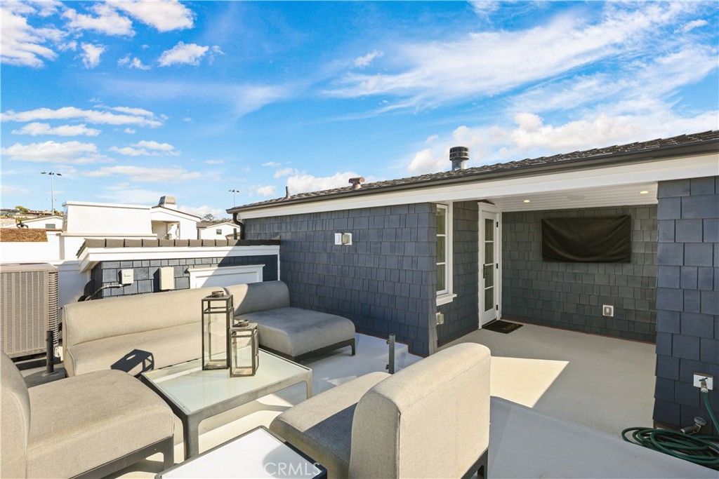 708 Heliotrope Avenue Property Photo 39