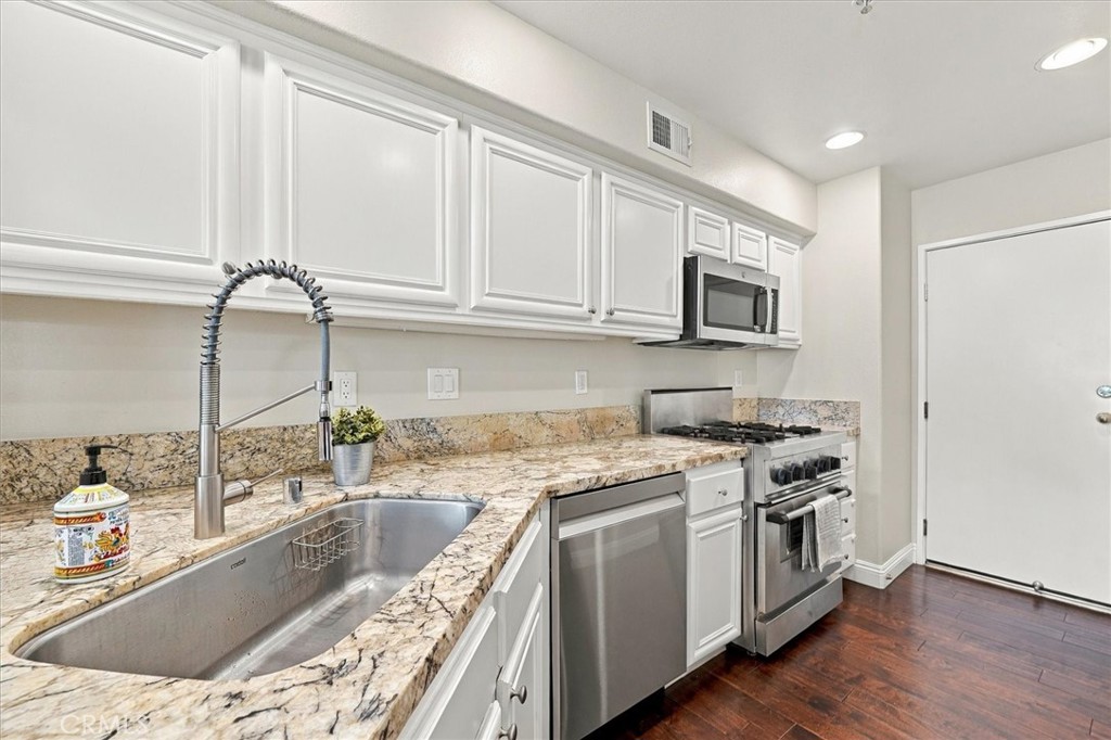 2322 Ternberry Court Property Photo 6