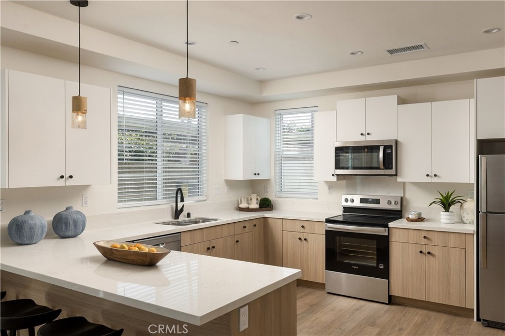 547 Bernard Street Property Photo 10