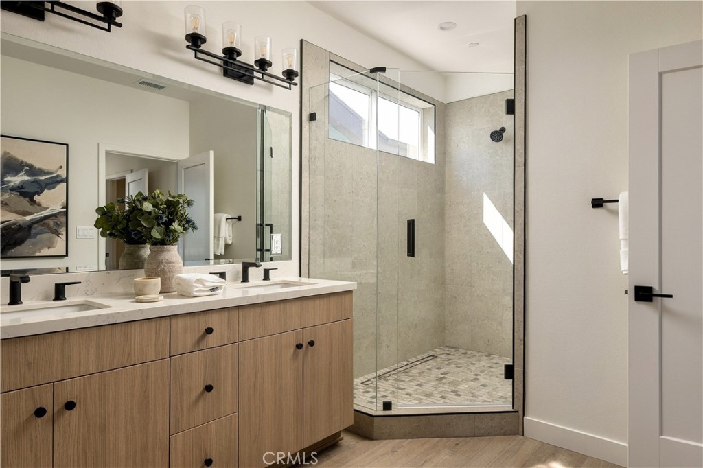 547 Bernard Street Property Photo 14