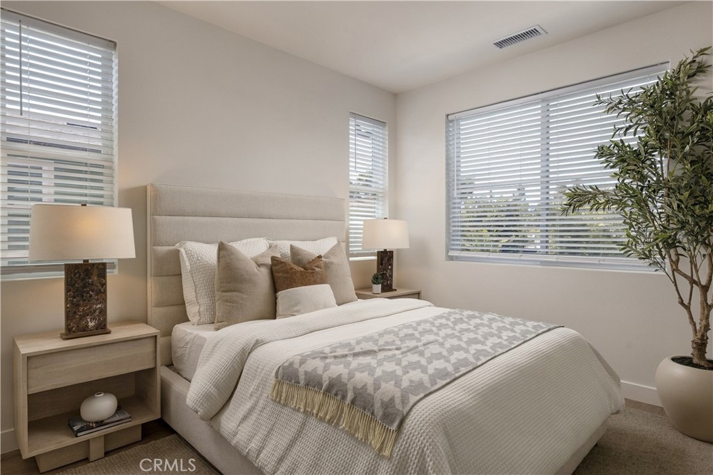 547 Bernard Street Property Photo 16