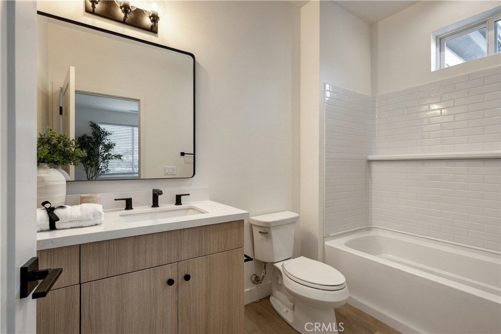 547 Bernard Street Property Photo 18