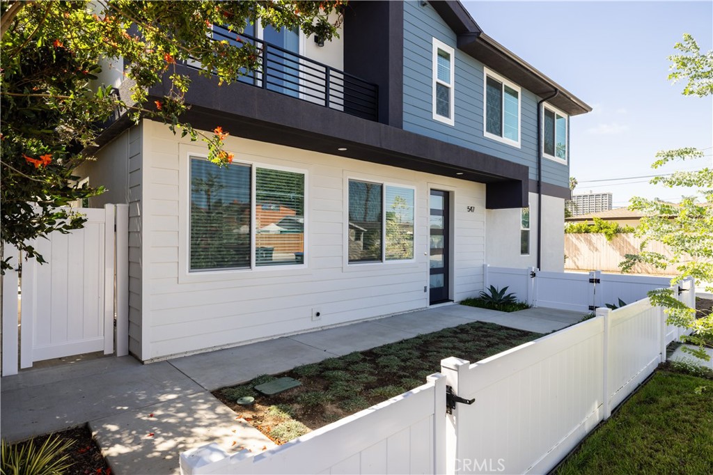 547 Bernard Street Property Photo 23